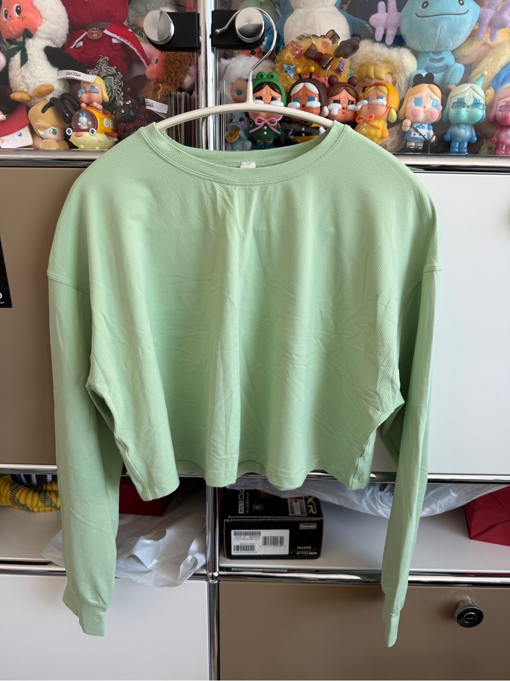 Lululemon Cropped Light Green Long-Sleeve Women's Sweatshirt